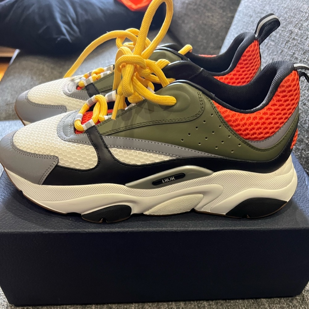 Dior B22 Calf Mesh men’s size 42 worn once. Practically brand new.